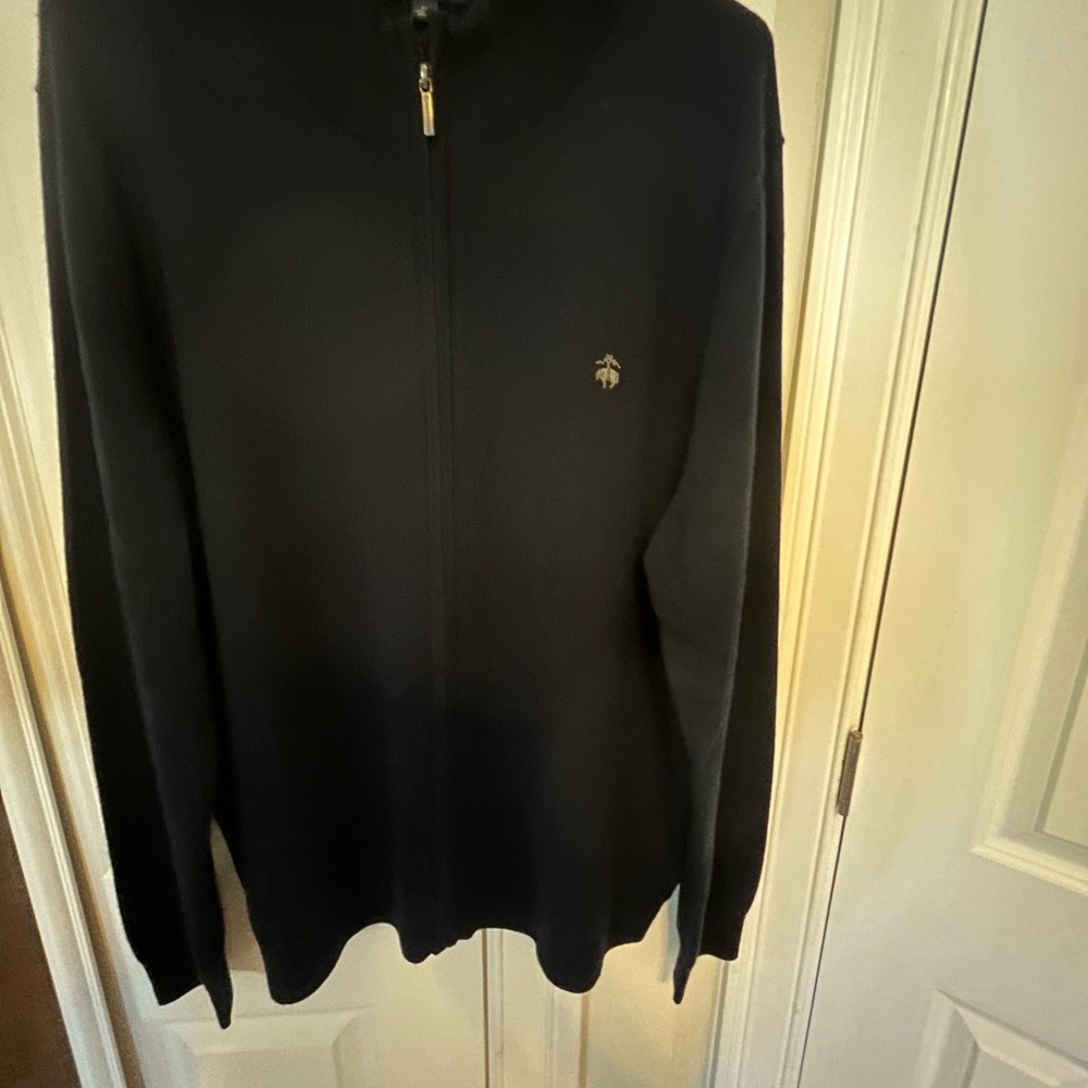 Beautiful Brooks Brothers sweater worn Once suze XL.